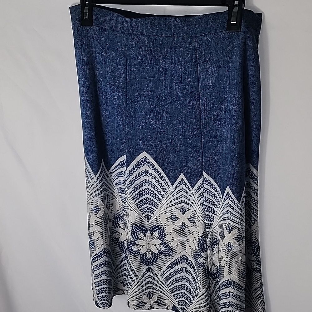 Textured Floral A~Line Skirt Size M - Picture 6 of 7